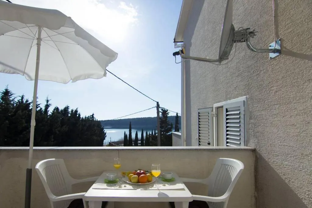 Apartment Sea View Room With Kitchen, Balcony&Air Condition Barbat na Rabu
