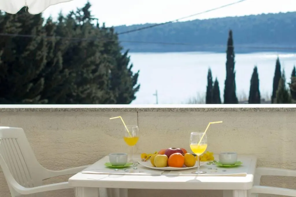 Apartment Sea View Room With Kitchen, Balcony&Air Condition Barbat na Rabu