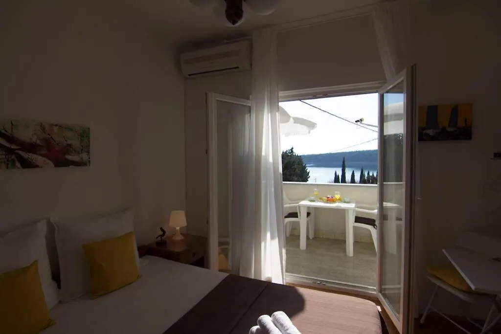 Apartment Sea View Room With Kitchen, Balcony&Air Condition Barbat na Rabu Croatia